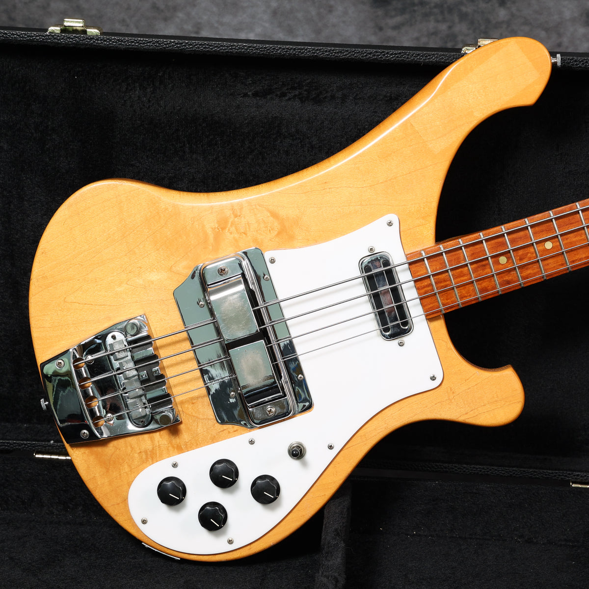 1988年製 Rickenbacker 4001 V63 Mapleglo 1988 Rickenbacker 4001 V63, Mapleglo – Andy Baxter Bass & Guitars