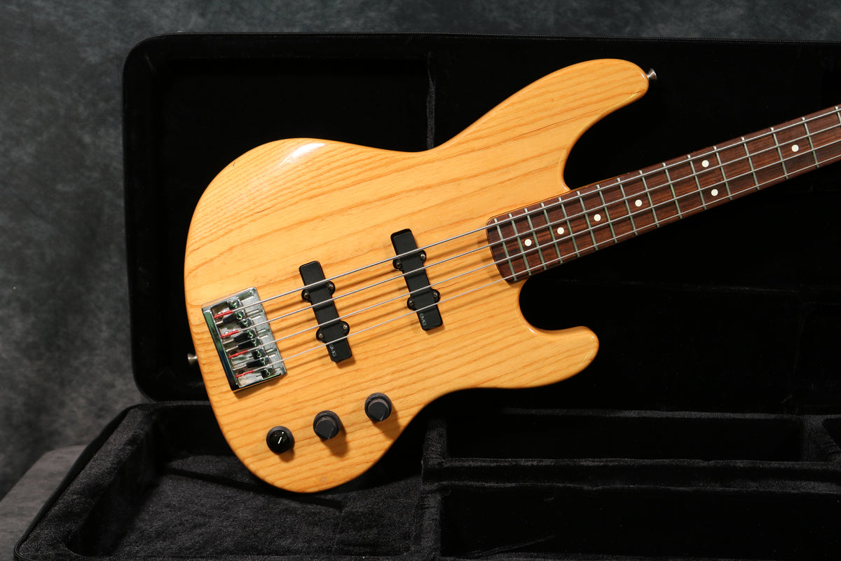Fender Jazz Bass ナチュラル　傷ありジャンク品です Fender Jazz Bass ナチュラル 傷ありジャンク品です Fender Jazz Bass
