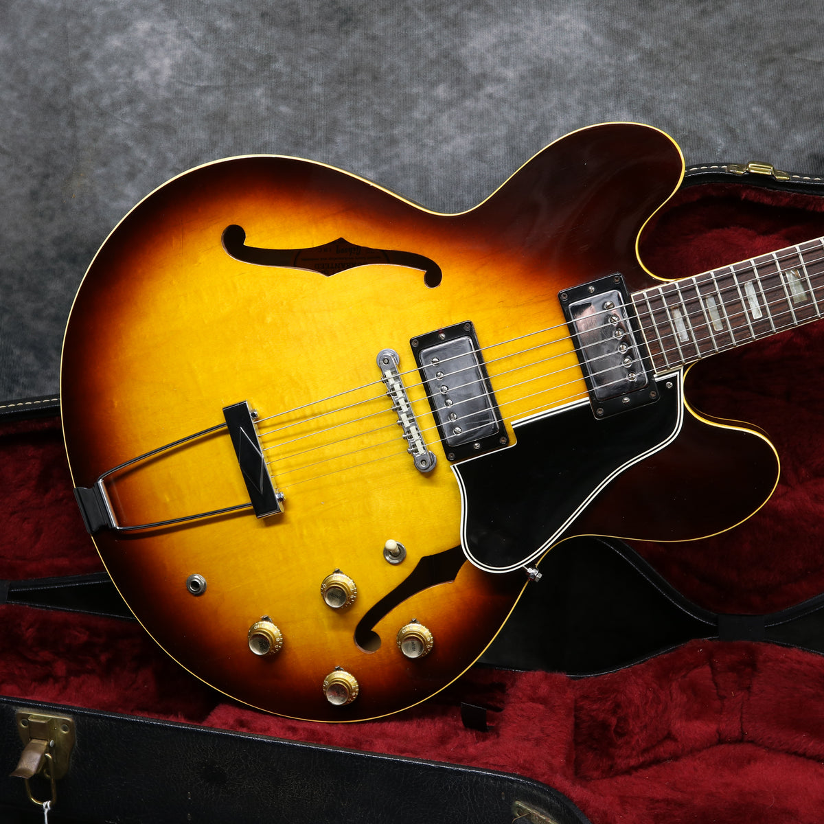 ギター Navigator ES335 Tabaco Sunburst Navigator ES335 Tabaco Sunburst 1966 Gibson ES-335 TD, Sunburst