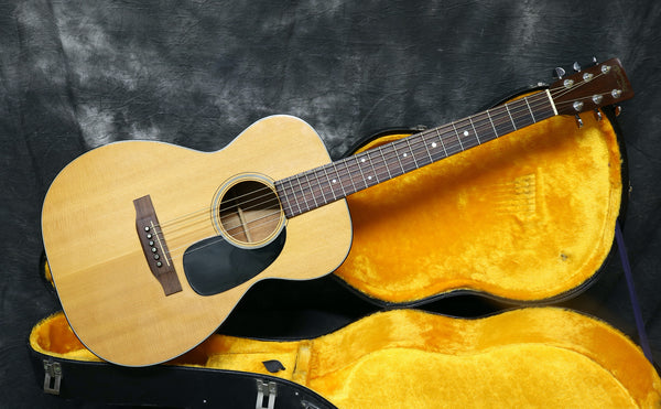 1972 Martin O-18, Natural