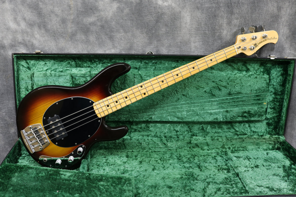 ゆう　Music Man StingRay Bass ヴィンテージ美品 1989 MUSICMAN STINGRAY BASS - Andy's Vintage Guitars - YouTube