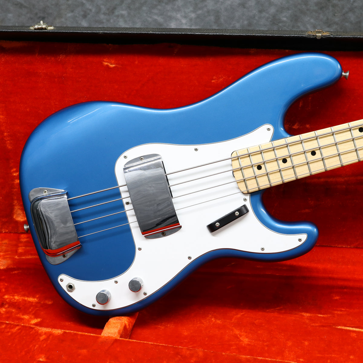 1972 Fender Precision Bass, Lake Placid Blue, Near Mint – Andy