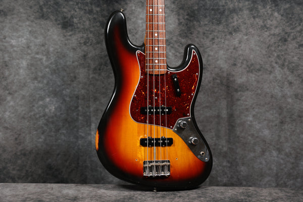1983 Fender AVRI '62 Stack Knob Jazz Bass, Sunburst – Andy Baxter Bass ...