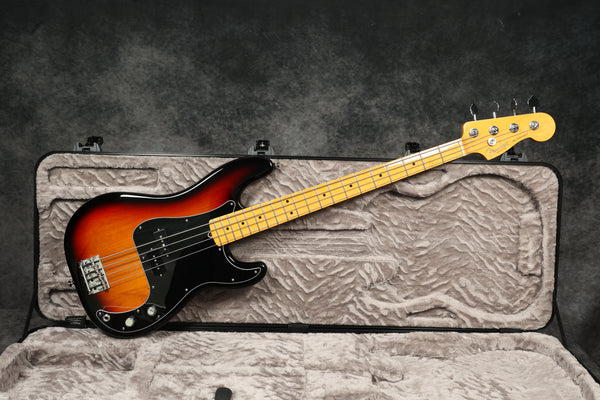 2023 Fender American Professional II Precision, Sunburst