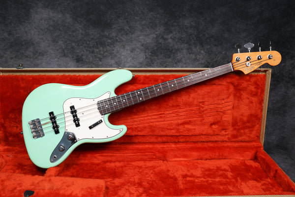 1986 Fender AVRI '62 Jazz Bass, Surf Green