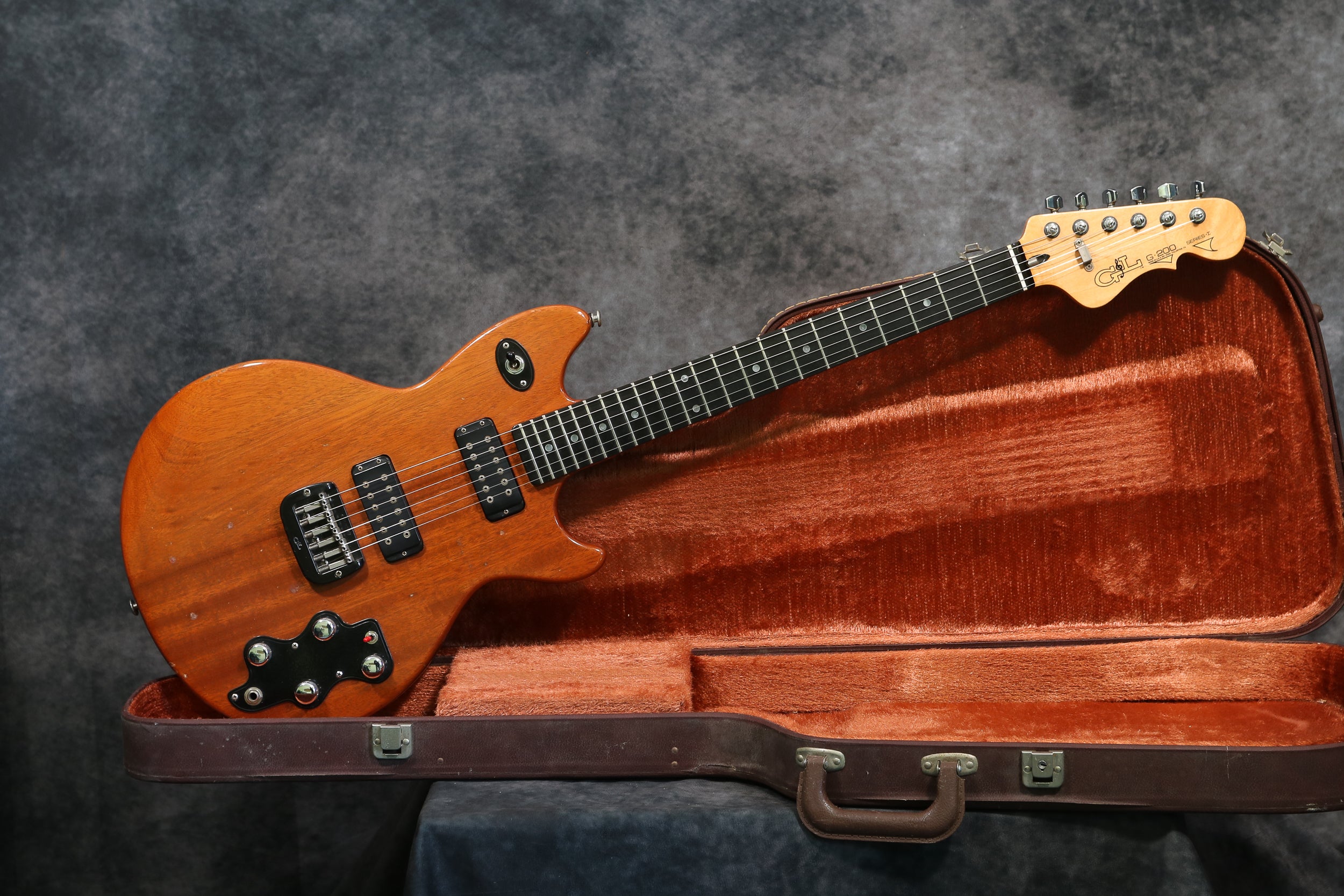 1981 G L G 200 Natural Andy Baxter Bass Guitars