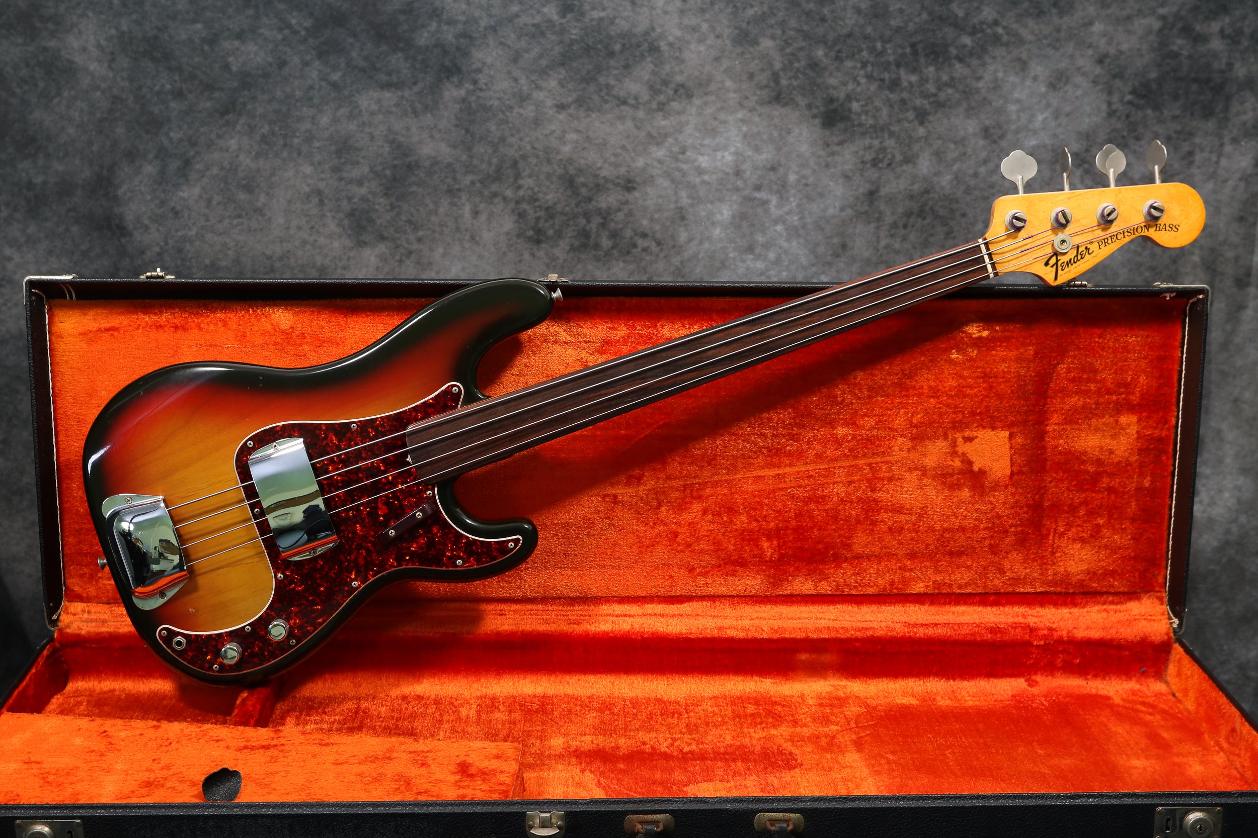 Fender p discount bass fretless